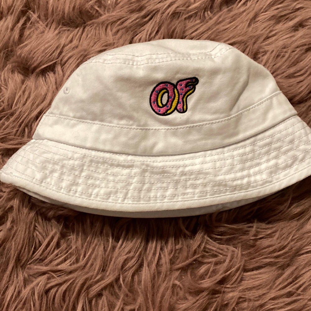 white vans bucket hat